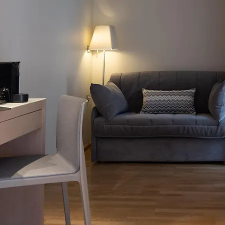 מלון Domotel Olympia 3*