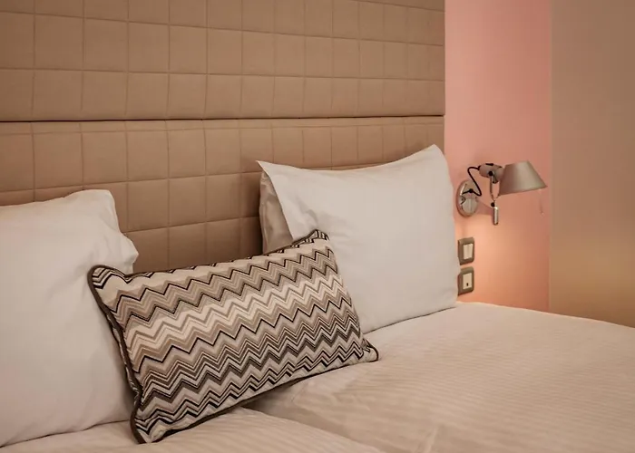 מלון Domotel Olympia 3*