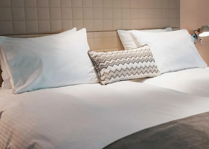 מלון Domotel Olympia 3*