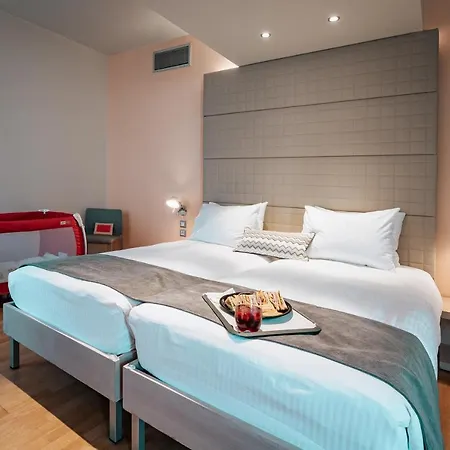 Domotel Olympia فندق